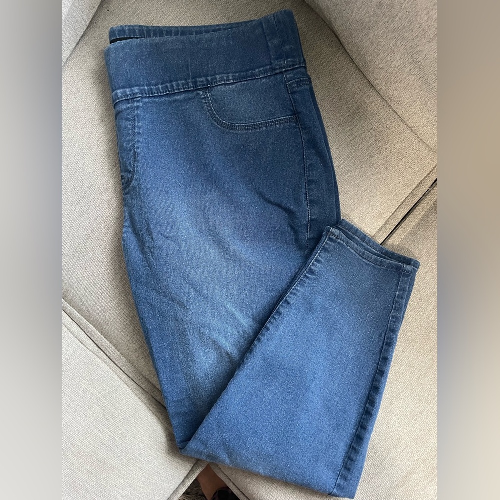 Old Navy maternity jeggings *short*
